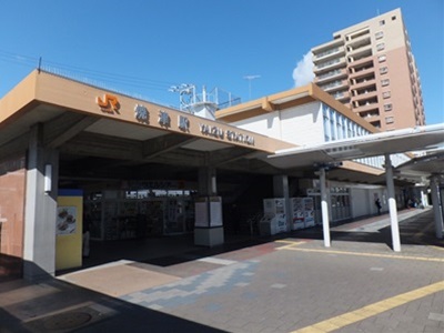 entrance-s.jpg(52936 byte)