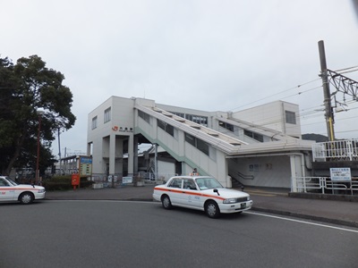 entrance-s.jpg(49875 byte)