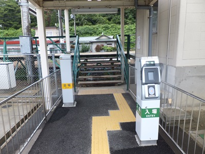 gate.jpg(75293 byte)