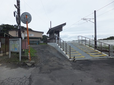 entrance.jpg(54145 byte)