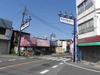 EKIMAE.JPG - 25,487BYTES